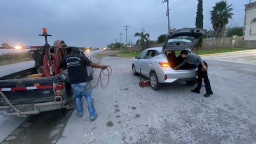 Vulcanizadora Los Tres Castillos. (servicio De Vulcamovil A Domicilio 24hrs)